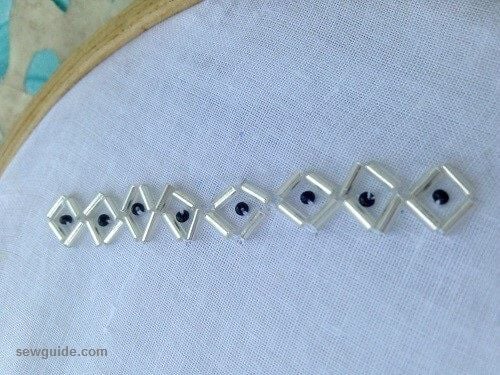 beading border patterns with bugle beads