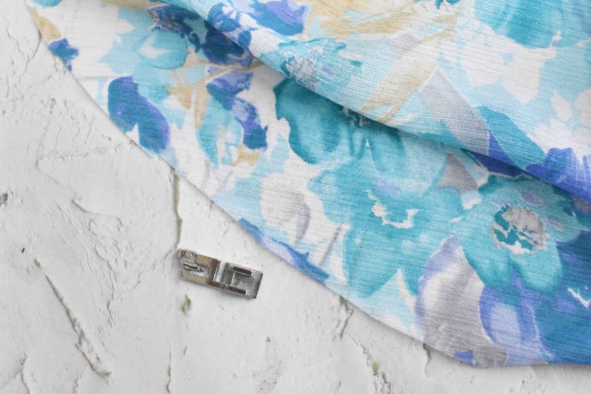 hemmer foot to finish the cape edge