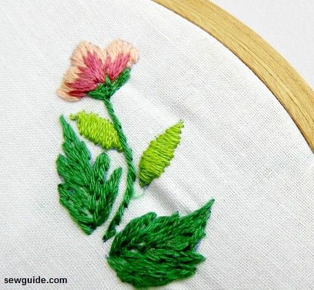 Outline stitch-filled leaf