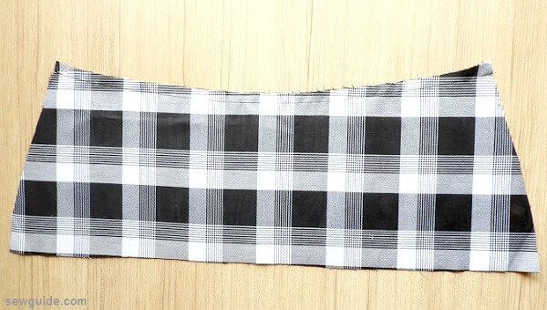 front yoke piece and the lining fabric of pleated skirt right sides together