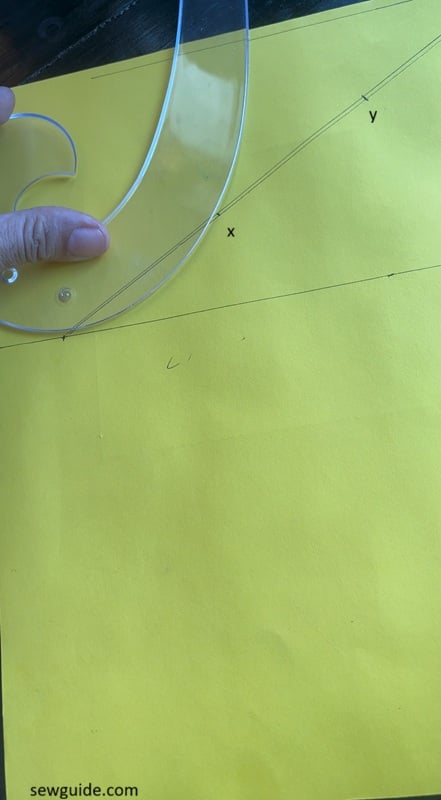 marking the armhole curve with french curve