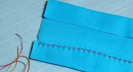 Finish the edges of the fabric with the zigzag stitches