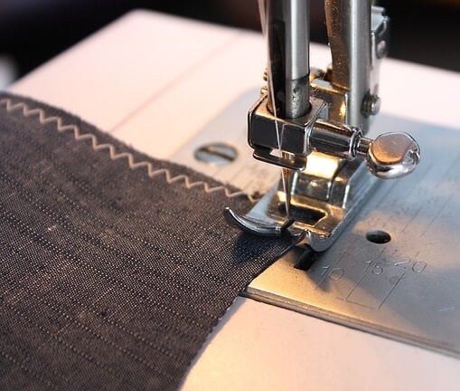 zig zag stitching with the zig zag presser foot